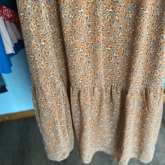 🌟Y.A.S petite maxi dress in ditsy print - Picture 3 of 7